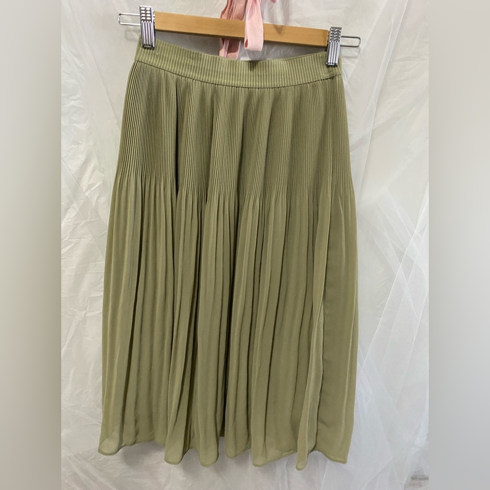 H&M SHEER Pleated Chiffon Midi Skirt – Olive Green – Size 2 (VGUC) * - Picture 2 of 8